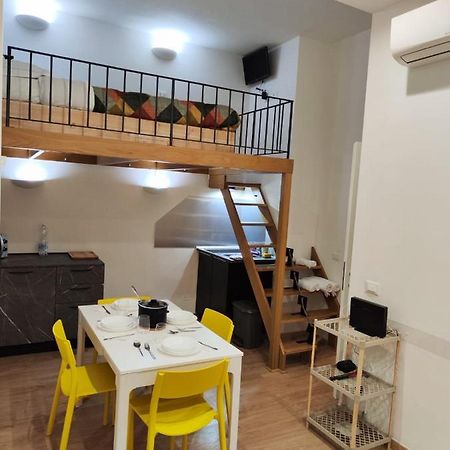 La Casa Di Bibi Lägenhet Genua Exteriör bild